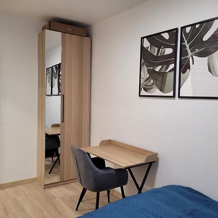 Apartament Radiostacja III Z Ogrodkiem, Parking Free Гливице Екстериор снимка
