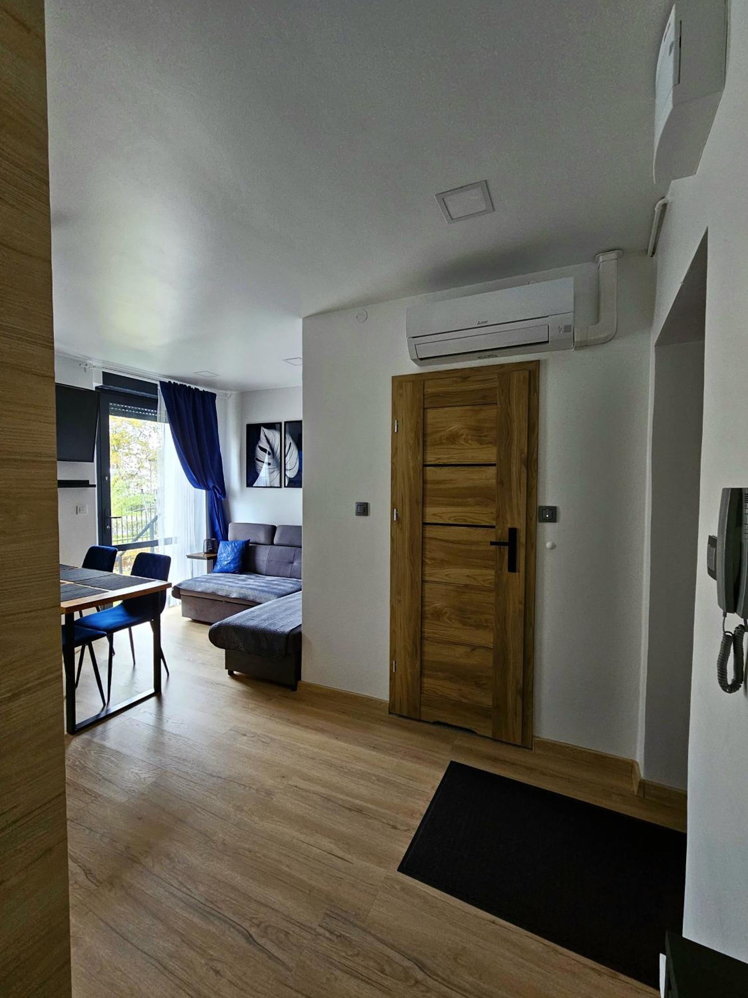 Apartament Radiostacja III Z Ogrodkiem, Parking Free Гливице Екстериор снимка