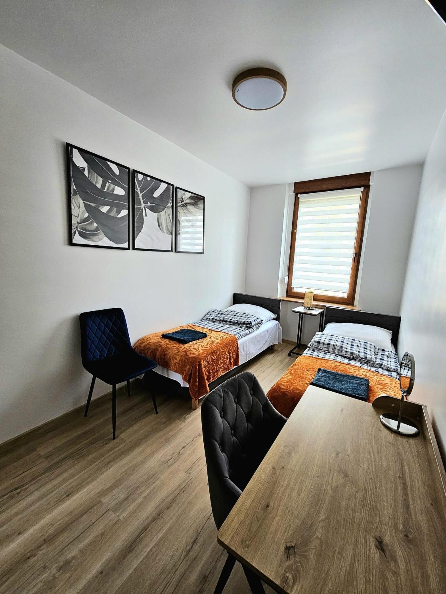 Apartament Radiostacja III Z Ogrodkiem, Parking Free Гливице Екстериор снимка